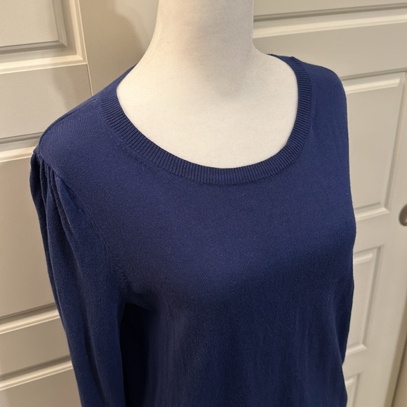 LOFT Sweater - Picture 2 of 6